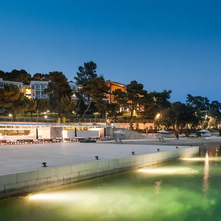 Lone By Maistra Collection 5*