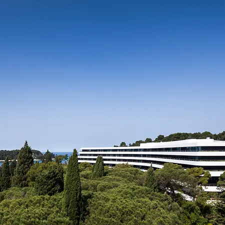 Lone By Maistra Collection