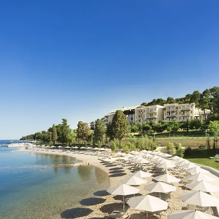 Lone By Maistra Collection