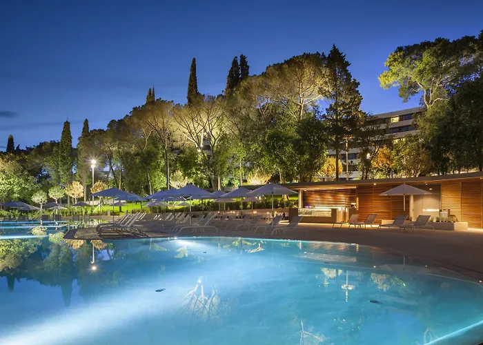 Lone By Maistra Collection 5*