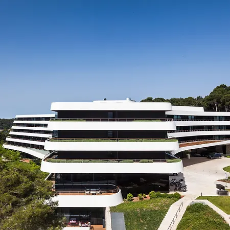 Lone By Maistra Collection 5*