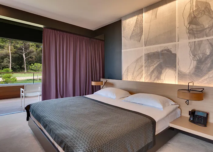 Lone By Maistra Collection Hotel 5*