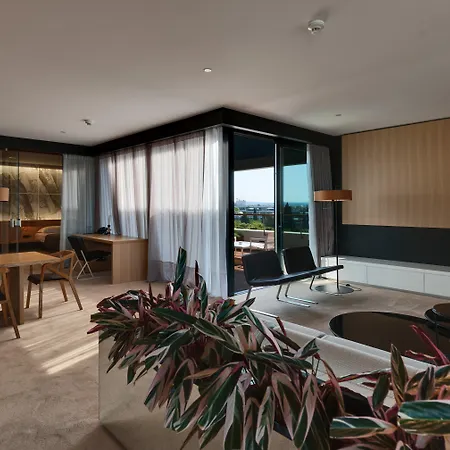 Lone By Maistra Collection Hotel