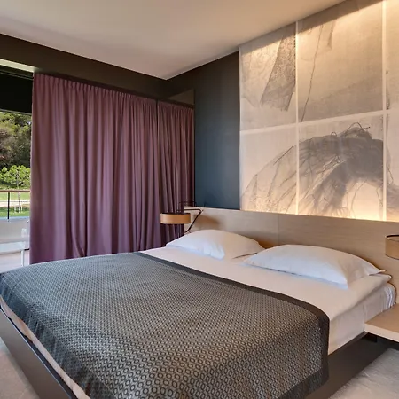 Lone By Maistra Collection Hotel 5*