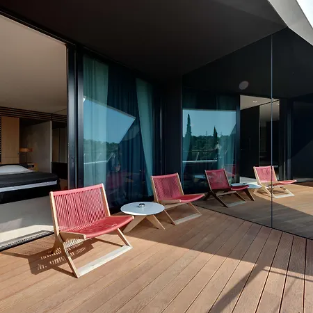 Lone By Maistra Collection 5*