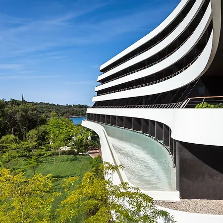 Lone By Maistra Collection Hotel