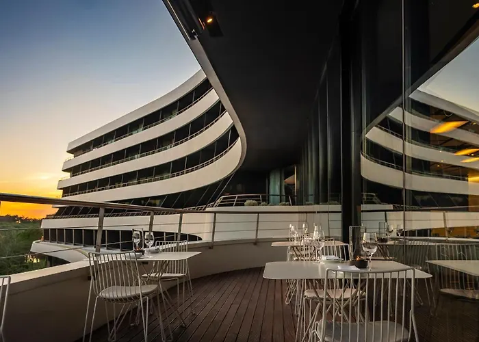 Lone By Maistra Collection