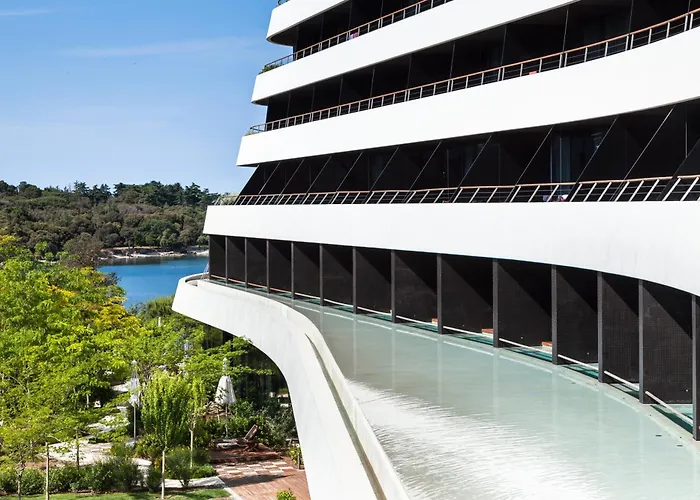 Lone By Maistra Collection 5*