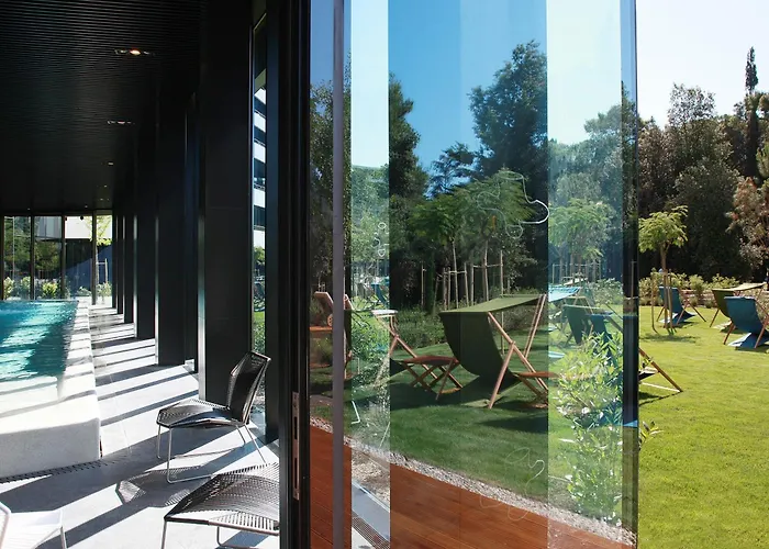 Lone By Maistra Collection